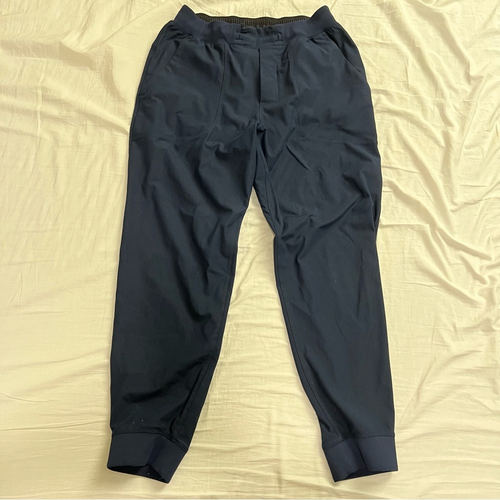 Lululemon ABC Jogger Shorter Navy Small